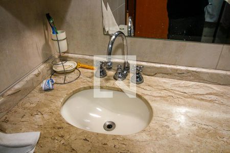 Casa à venda com 320m², 4 quartos e 6 vagasBanheiro da Suíte 3