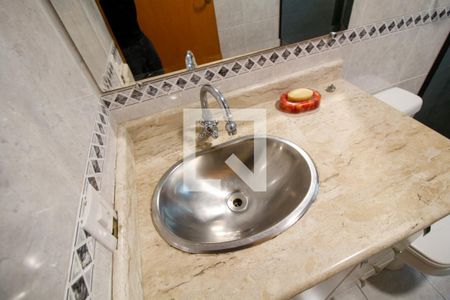 Casa à venda com 320m², 4 quartos e 6 vagasBanheiro da Suíte 4