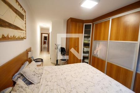 Casa à venda com 320m², 4 quartos e 6 vagasQuarto 3 - Suíte