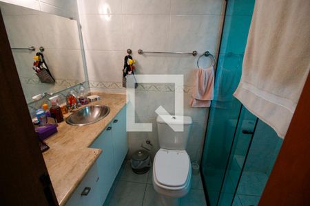 Casa à venda com 320m², 4 quartos e 6 vagasBanheiro da Suíte 2