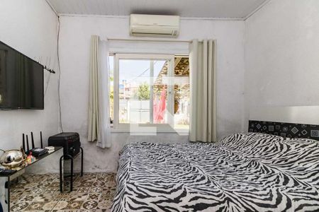 Dormitório de casa à venda com 1 quarto, 80m² em Campo Novo, Porto Alegre