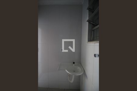 Banheiro de apartamento para alugar com 1 quarto, 32m² em Pilares, Rio de Janeiro