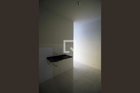 Cozinha de apartamento para alugar com 1 quarto, 32m² em Pilares, Rio de Janeiro