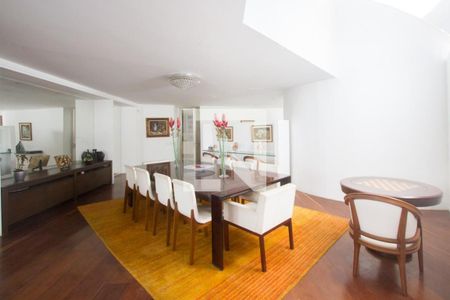 Sala de casa à venda com 4 quartos, 850m² em Santo Amaro, São Paulo