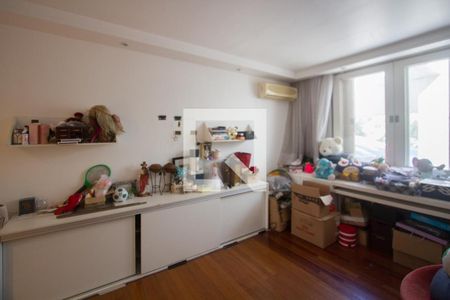 Casa à venda com 850m², 4 quartos e 3 vagasSuíte 3