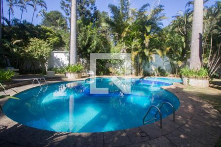 Casa à venda com 850m², 4 quartos e 3 vagasPiscina