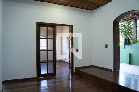 Casa para alugar com 230m², 3 quartos e 1 vagaSala