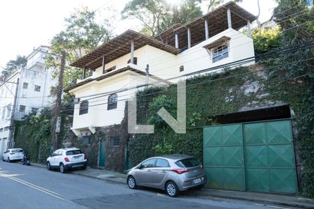Casa para alugar com 230m², 3 quartos e 1 vagaFachada