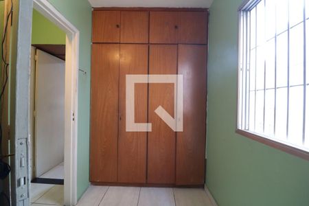 Casa à venda com 243m², 3 quartos e 2 vagasQuarto 2