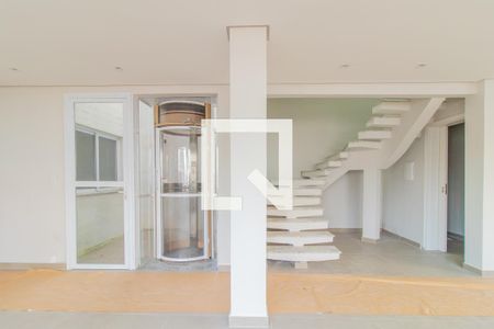 Sala de casa à venda com 3 quartos, 210m² em Partenon, Porto Alegre