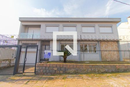 Casa à venda com 210m², 3 quartos e 1 vaga Casa à venda com 210m², 3 quartos e 1 vagaFachada