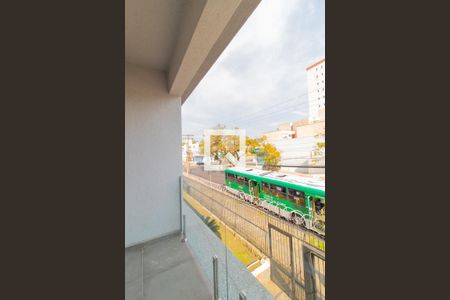 Casa à venda com 210m², 3 quartos e 1 vaga Casa à venda com 210m², 3 quartos e 1 vagaVaranda