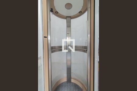 Casa à venda com 210m², 3 quartos e 1 vaga Casa à venda com 210m², 3 quartos e 1 vagaElevador