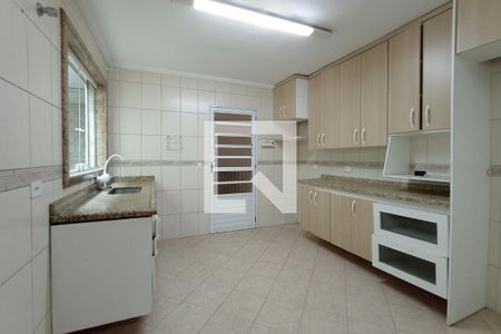 Casa para alugar com 128m², 4 quartos e 2 vagas Casa para alugar com 128m², 4 quartos e 2 vagasCozinha