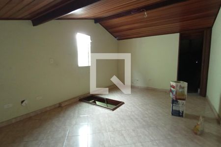 Casa para alugar com 128m², 4 quartos e 2 vagas Casa para alugar com 128m², 4 quartos e 2 vagasSotão