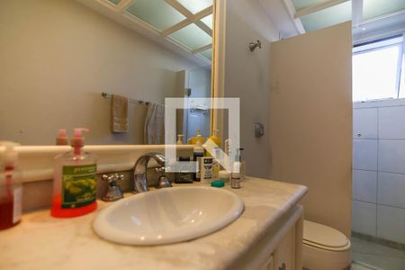 Apartamento para alugar com 320m², 3 quartos e 5 vagasBanheiro da Suíte 2