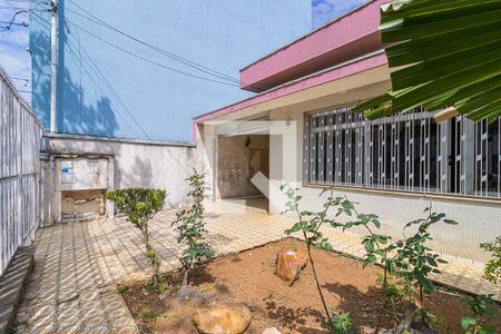 Casa para alugar com 250m², 2 quartos e 10 vagasQuintal e Jardim Frente