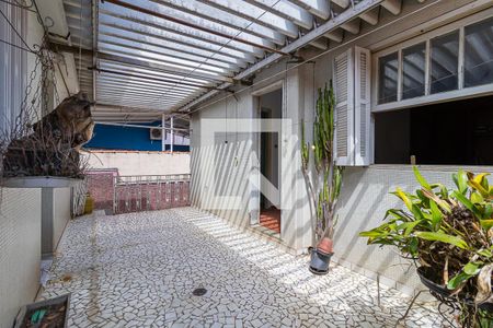 Casa para alugar com 250m², 2 quartos e 10 vagasQuintal