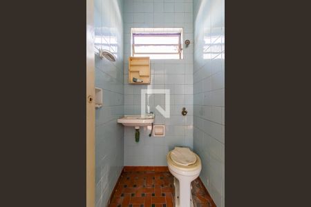 Casa para alugar com 250m², 2 quartos e 10 vagasBanheiro de Serviço