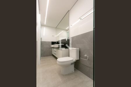 Banheiro de apartamento para alugar com 1 quarto, 86m² em Funcionários, Belo Horizonte