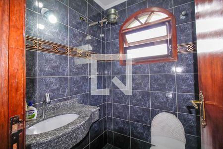 Casa à venda com 432m², 4 quartos e 8 vagasBanheiro 