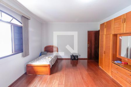 Quarto de casa à venda com 4 quartos, 432m² em Vila Ivone, São Paulo
