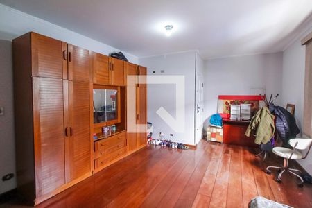 Quarto de casa à venda com 4 quartos, 432m² em Vila Ivone, São Paulo