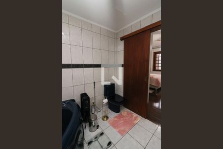 Casa à venda com 221m², 4 quartos e 2 vagasBanheiro da Suíte