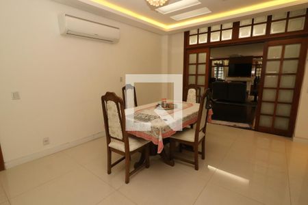 Sala de Jantar de casa à venda com 4 quartos, 221m² em Vila Assunção, Porto Alegre