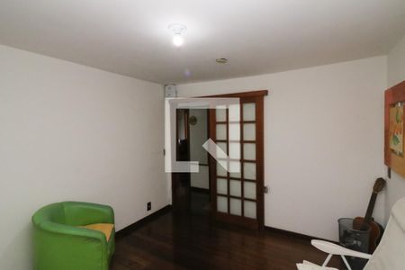 Casa à venda com 221m², 4 quartos e 2 vagasQuarto 2