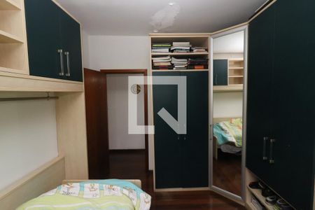 Casa à venda com 221m², 4 quartos e 2 vagasQuarto 3