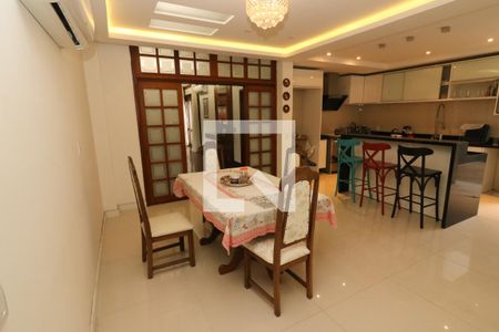 Casa à venda com 221m², 4 quartos e 2 vagasSala de Jantar