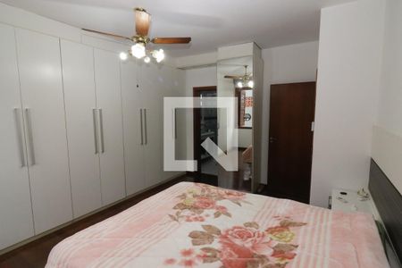 Casa à venda com 221m², 4 quartos e 2 vagasQuarto Suíte