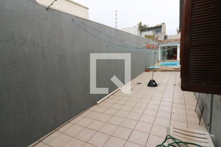 Casa à venda com 221m², 4 quartos e 2 vagasQuintal