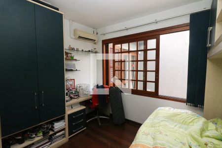 Casa à venda com 221m², 4 quartos e 2 vagasQuarto 3