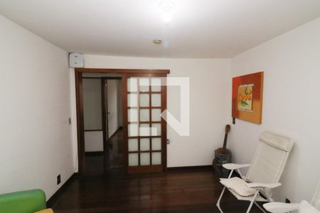 Casa à venda com 221m², 4 quartos e 2 vagasQuarto 2