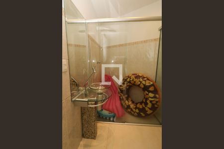 Casa à venda com 221m², 4 quartos e 2 vagasBanheiro 2