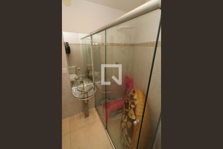 Casa à venda com 221m², 4 quartos e 2 vagasBanheiro 2