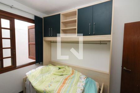 Casa à venda com 221m², 4 quartos e 2 vagasQuarto 3