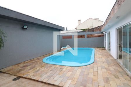 Casa à venda com 221m², 4 quartos e 2 vagasPiscina