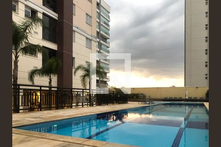 Apartamento à venda com 61m², 2 quartos e 2 vagas Apartamento à venda com 61m², 2 quartos e 2 vagasÁrea comum - Piscina