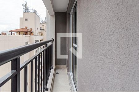 Apartamento à venda com 28m², 1 quarto e sem vaga Apartamento à venda com 28m², 1 quarto e sem vagaVaranda
