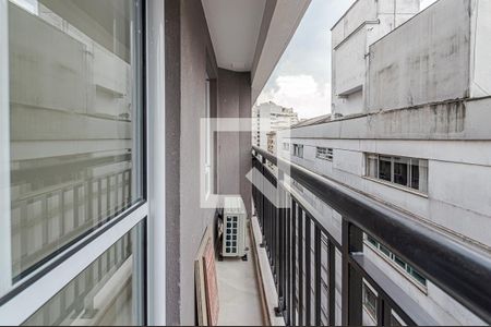 Apartamento à venda com 28m², 1 quarto e sem vaga Apartamento à venda com 28m², 1 quarto e sem vagaVaranda