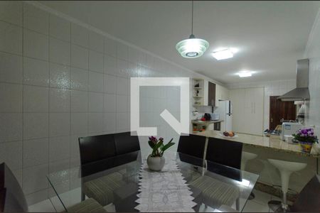 Casa à venda com 223m², 3 quartos e 4 vagas Casa à venda com 223m², 3 quartos e 4 vagasCozinha