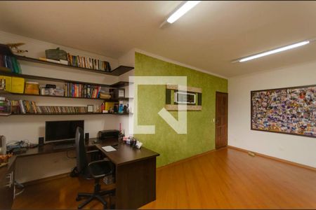 Casa à venda com 223m², 3 quartos e 4 vagas Casa à venda com 223m², 3 quartos e 4 vagasEscritório