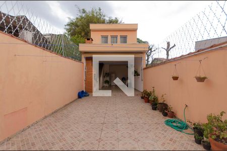 Casa à venda com 223m², 3 quartos e 4 vagas Casa à venda com 223m², 3 quartos e 4 vagasQuintal