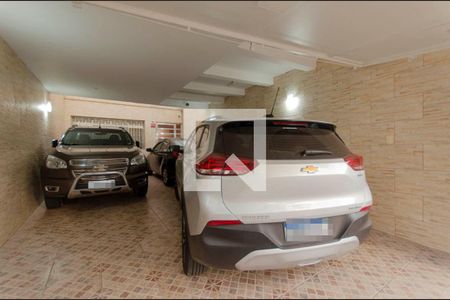 Casa à venda com 223m², 3 quartos e 4 vagas Casa à venda com 223m², 3 quartos e 4 vagasGaragem