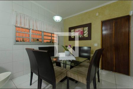 Casa à venda com 223m², 3 quartos e 4 vagas Casa à venda com 223m², 3 quartos e 4 vagasCozinha