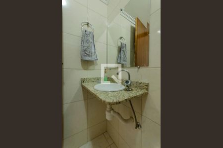 Casa à venda com 223m², 3 quartos e 4 vagas Casa à venda com 223m², 3 quartos e 4 vagasBanheiro Externo