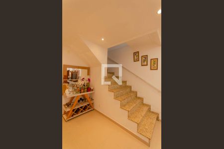 Sala de casa à venda com 3 quartos, 223m² em Vila Ré, São Paulo